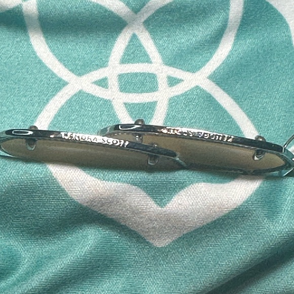 Kendra Scott Earrings Elle white silver MOP - Picture 6 of 6